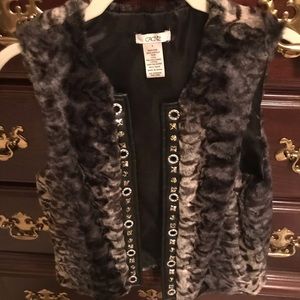 Cache animal print Vest gently used like new!!